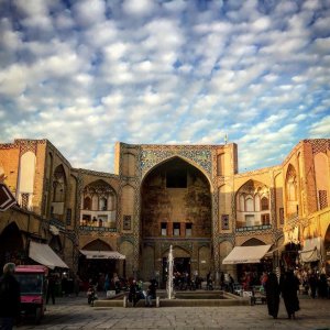 بازار قیصریه از بازار های معروف اصفهان